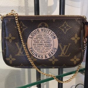 Louis Vuitton Trunks and Bags sm. Pouchette